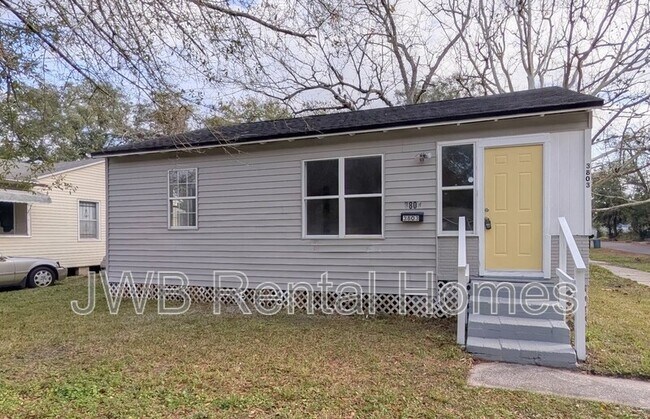 Building Photo - 3803 N Davis St