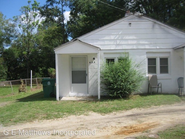 Building Photo - 677 Pegram St