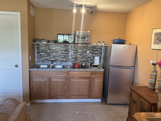 Guest Quarters Kitchenette - 150 E Los Mangos
