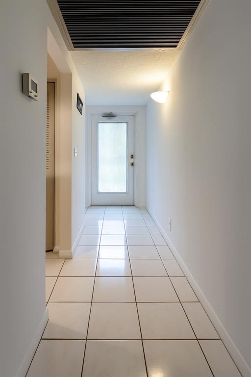 Building Photo - 9330 Lagoon Pl