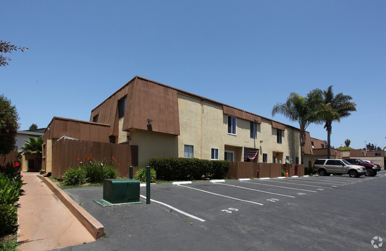 Building Photo - Castle Park Townhomes