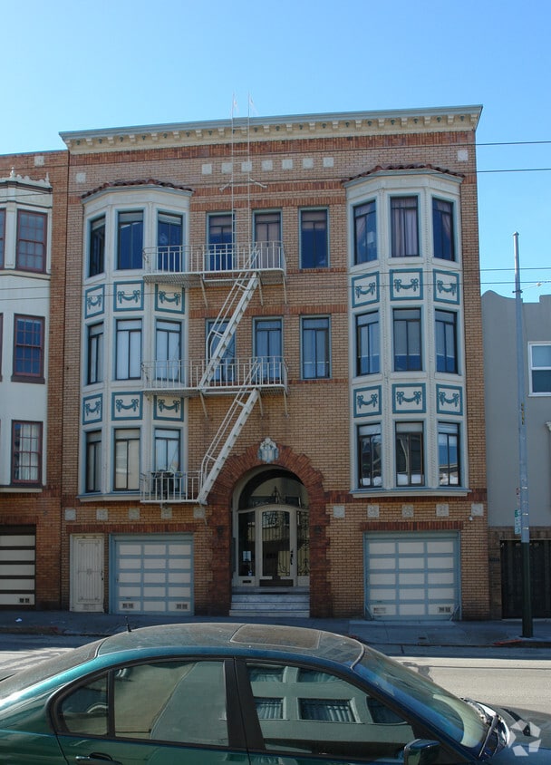 Building Photo - 1565 Chestnut St