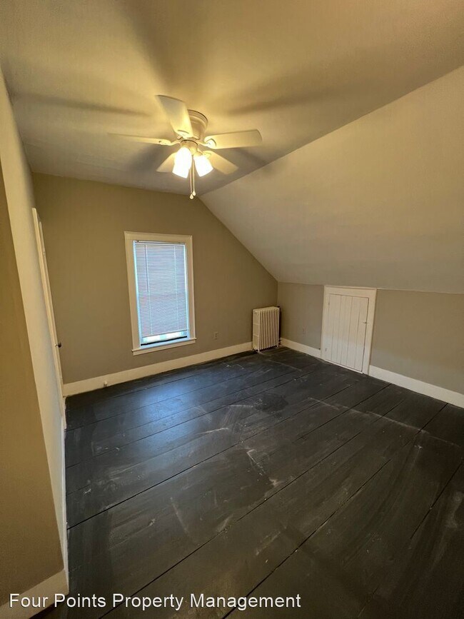 Building Photo - 3 br, 1 bath House - 62 Market St - Unit B