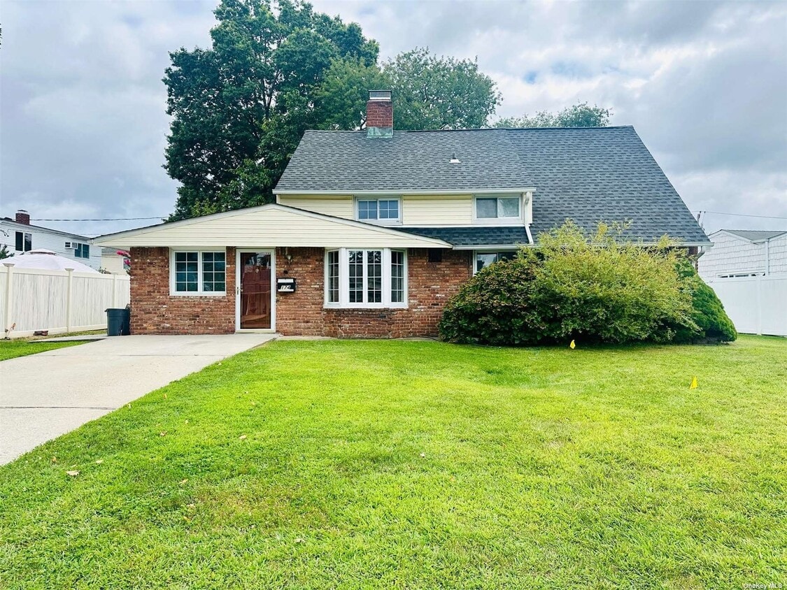 Primary Photo - 174 Scooter Ln