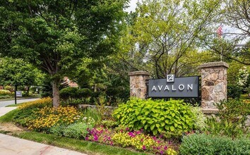 Building Photo - 99 Needham St