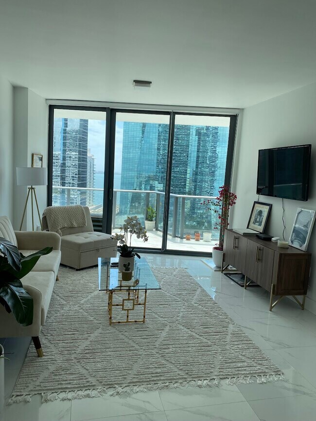 Foto del edificio - 1300 S Miami Ave
