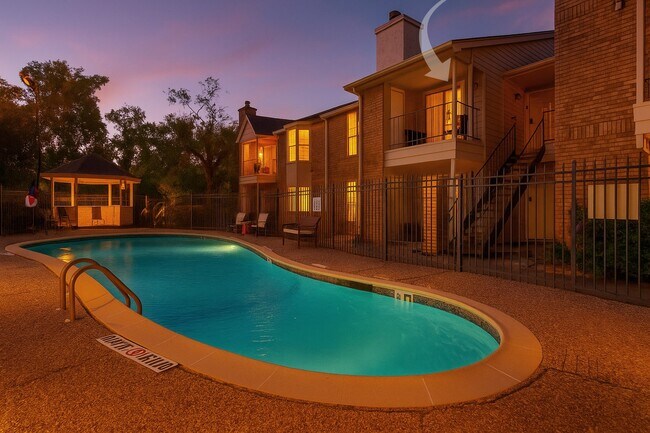 Foto del edificio - 3770 Lovers Wood Ln
