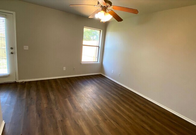 Foto del edificio - Coming Soon!!!