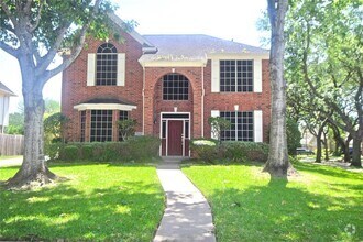 Building Photo - 2447 Edgewood Dr