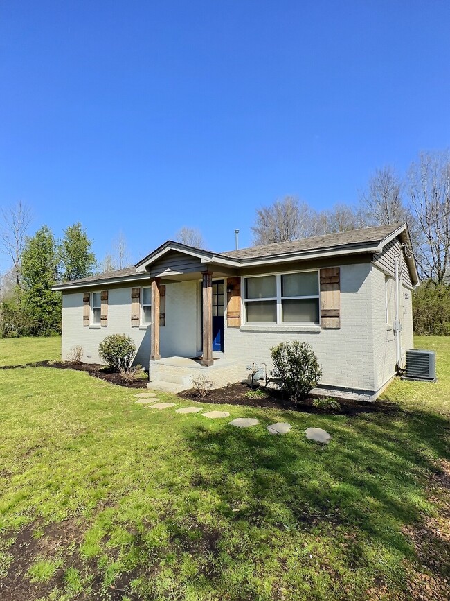 Building Photo - 235 Dewitt Rd