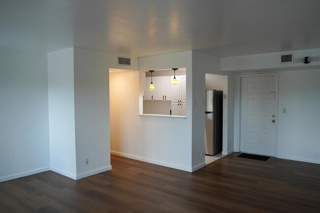 Foto del edificio - 3720 N Pine Island Rd