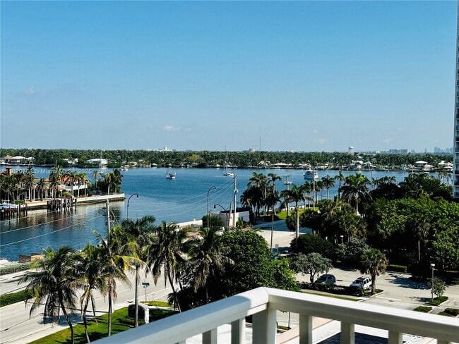 Building Photo - 1401 S Ocean Dr