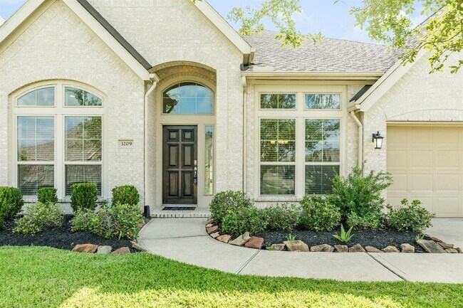 Building Photo - 3209 Seneca Landing Ln