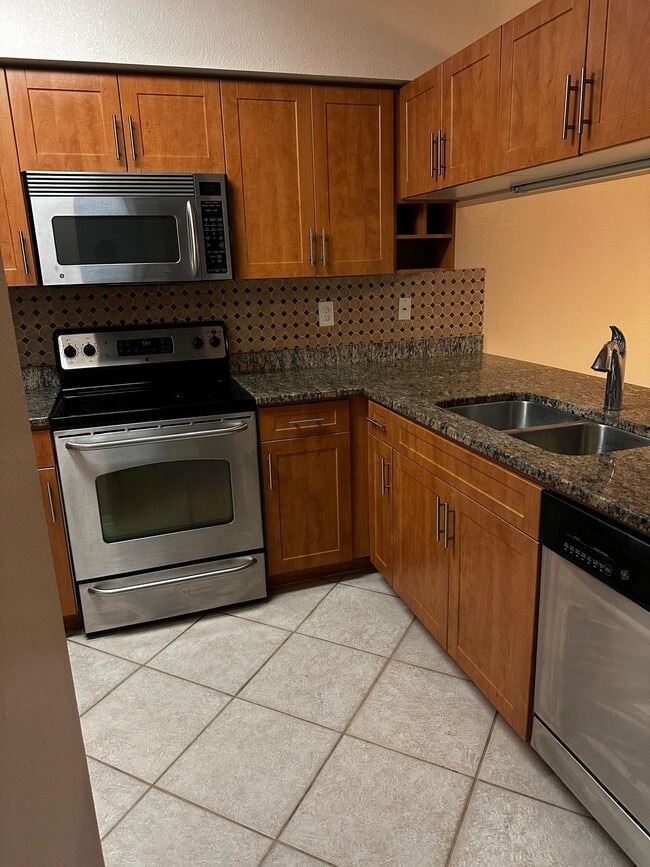 Building Photo - 6511 Emerald Dunes Dr