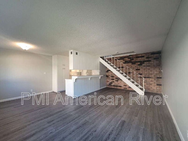 Building Photo - 9045 Montoya St