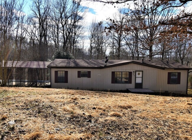 Building Photo - 3 Bedroom Pet Friendly Home For Rent in Th...