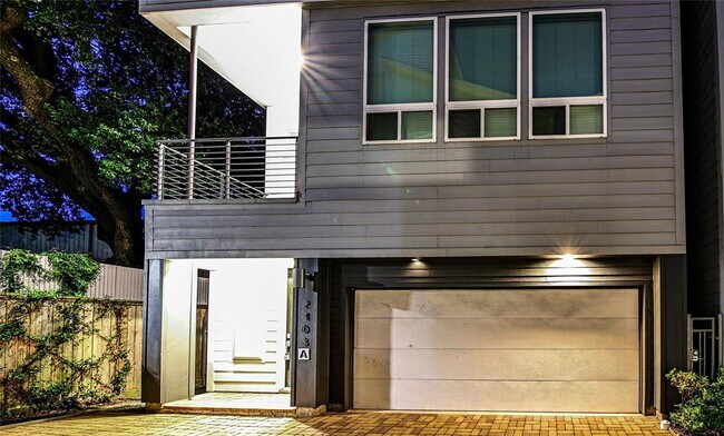 Building Photo - 2403 Jackson St