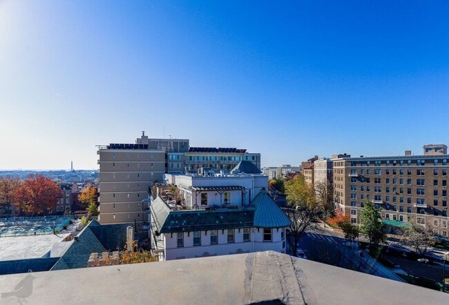 Building Photo - 1880 Columbia Rd NW