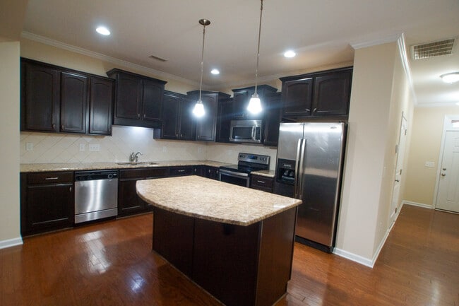 Building Photo - 2404 Swans Rest Way