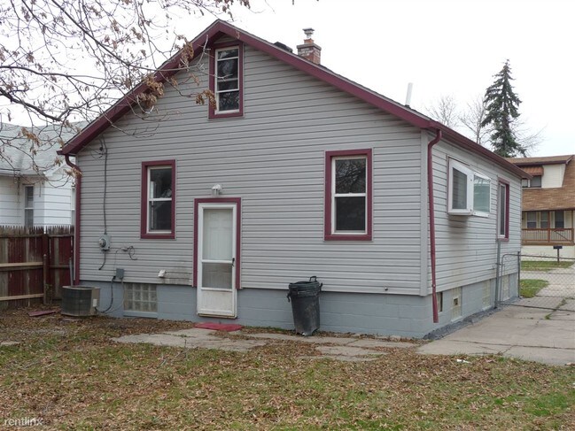 Building Photo - 7576 Cadillac Ave