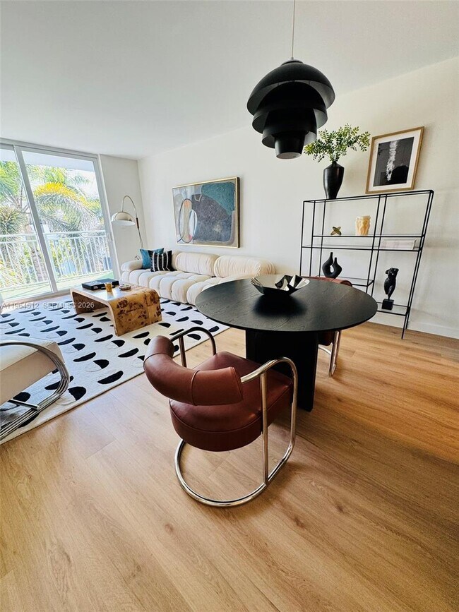 Foto del edificio - 1045 10th St