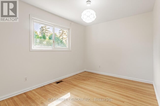 Building Photo - 3336 Ivernia Rd