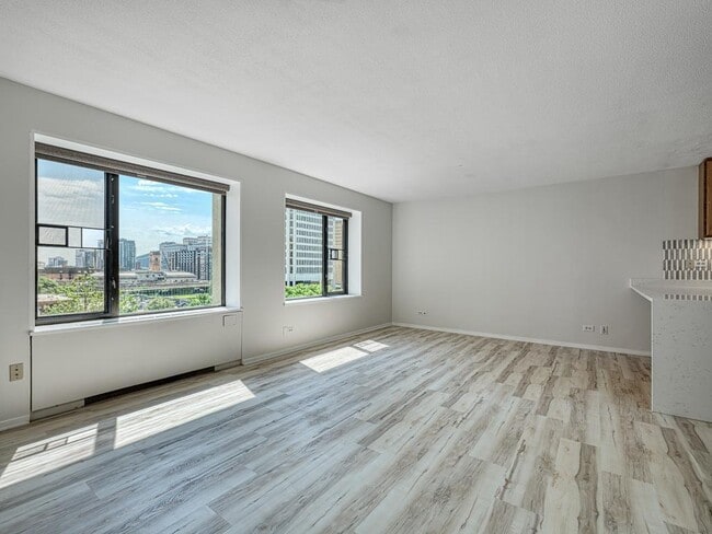 Building Photo - 15 S 1st St