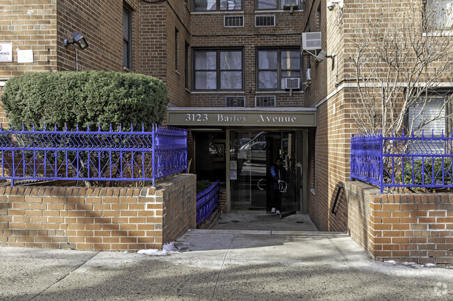 Entrance - 3123 Bailey Ave