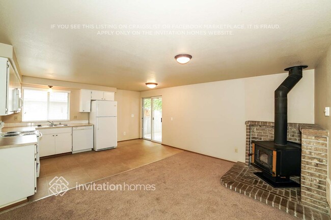 Building Photo - 15605 120th Ave E