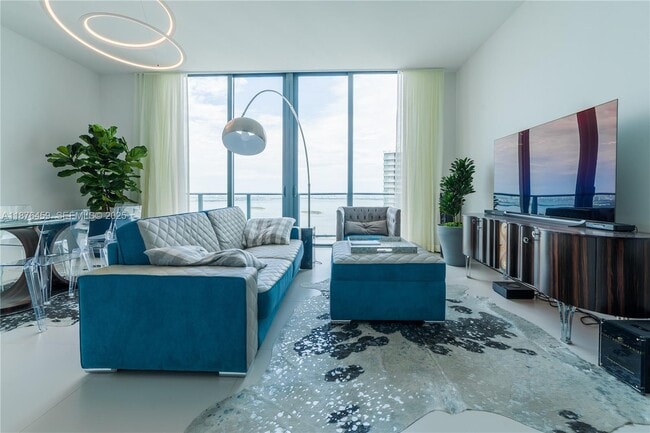 Foto del edificio - 501 NE 31st St