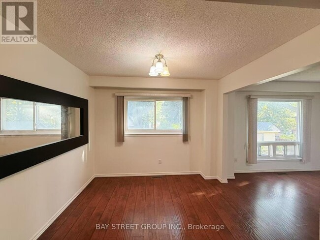 Building Photo - 182 Carolbreen Square