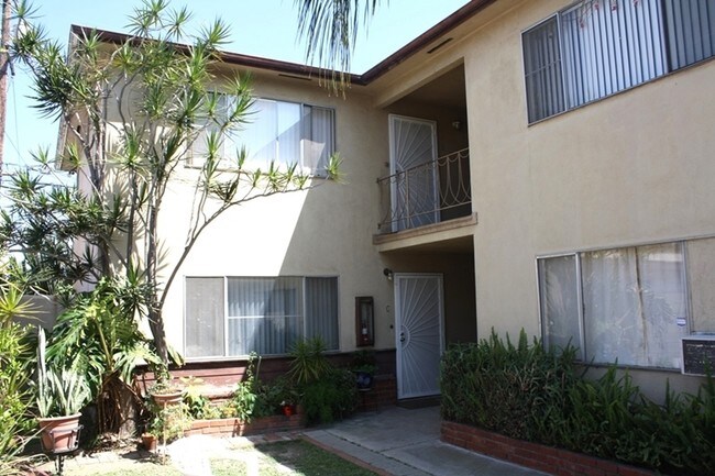 Foto del edificio - 1332 S Greenwood Ave