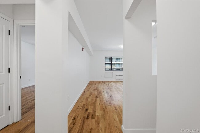 Foto del edificio - 671 Bronx River Rd