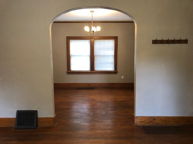 Foto del edificio - 302 Melrose Ct