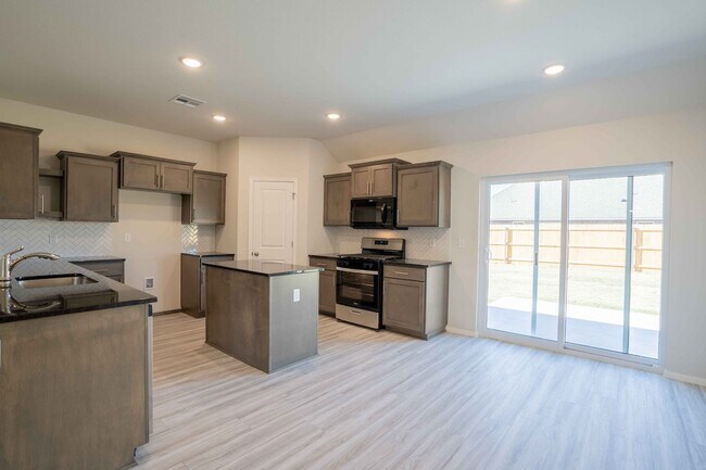 Foto del edificio - Coming Soon! Newly built 4 Bed 3 Bath Simmons Home!