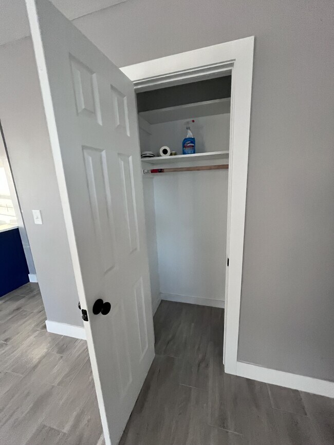 Foto del edificio - 1017 Wyatt Dr