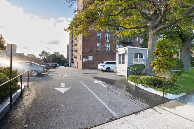 Foto del edificio - Valerie Arms Apartment