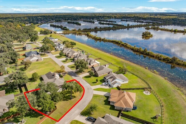 Foto del edificio - 252 Twin Lakes Blvd W