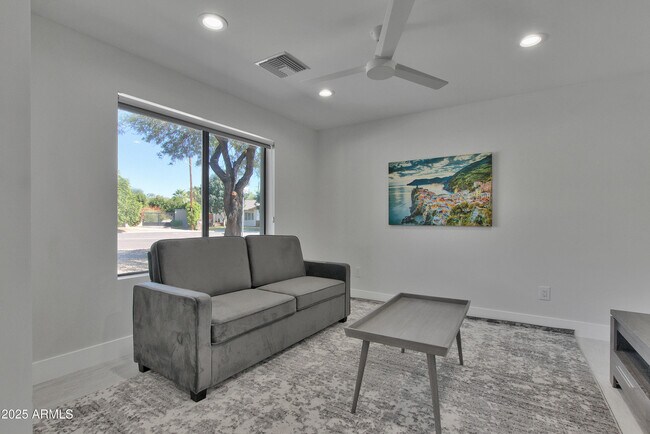 Building Photo - 4241 E Calle Tuberia