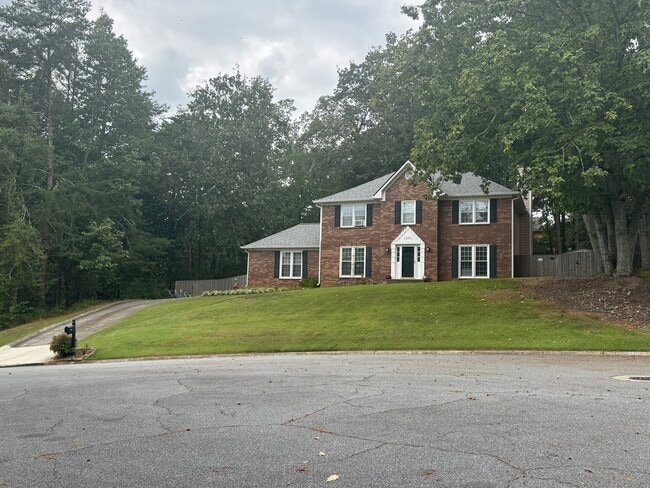 Building Photo - 1930 Oak Ridge Ct
