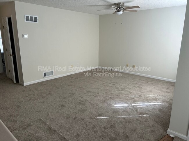 Building Photo - 21 Lisa Ln