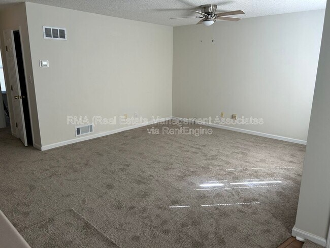 Foto del edificio - 21 Lisa Ln