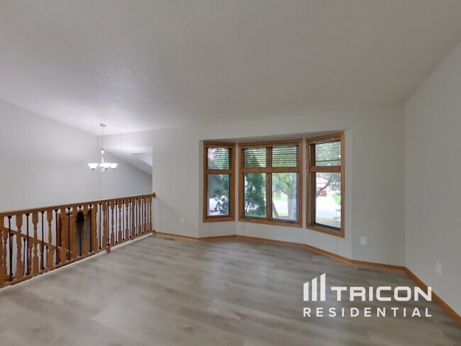 Foto del edificio - 5752 W 134th St