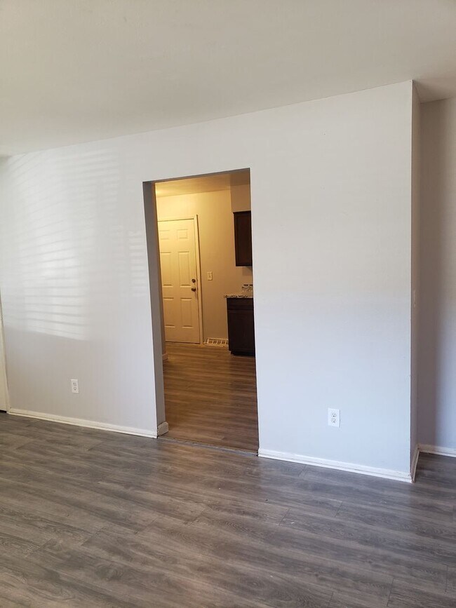 Foto del edificio - 3753-3763 W 89th Way