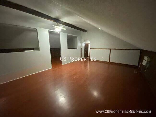 Building Photo - Studio Apt near Campus!