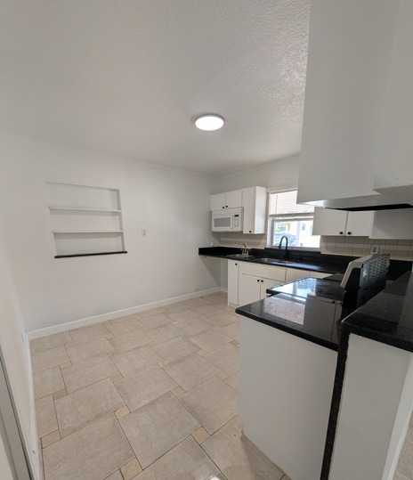 Foto del edificio - 2109 E Bougainvillea Ave