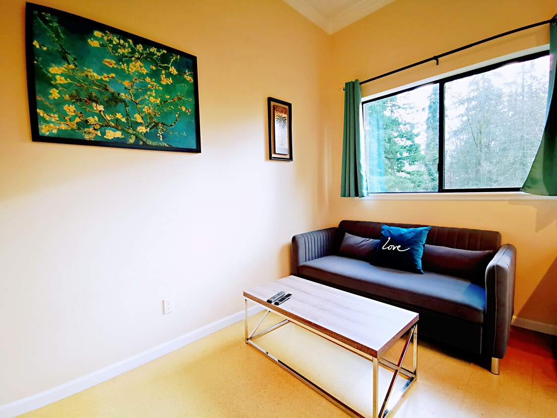 Living room - 5337 229th Ave SE
