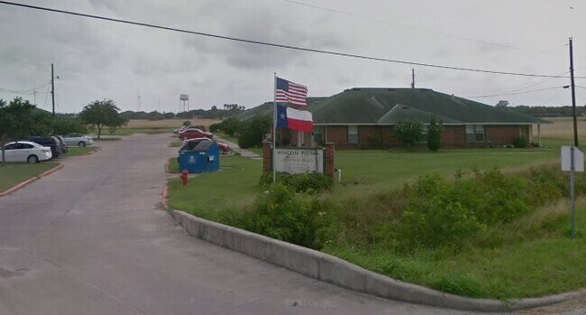 Building Photo - 1101 Rincon Rd