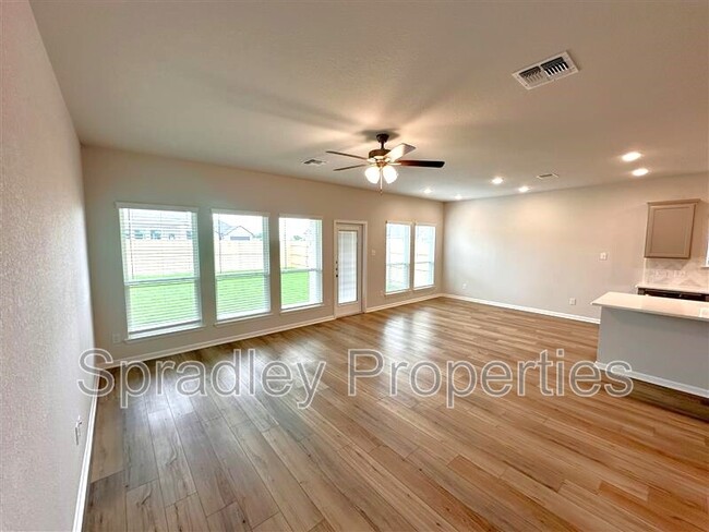 Building Photo - 2609 Fox River Dr