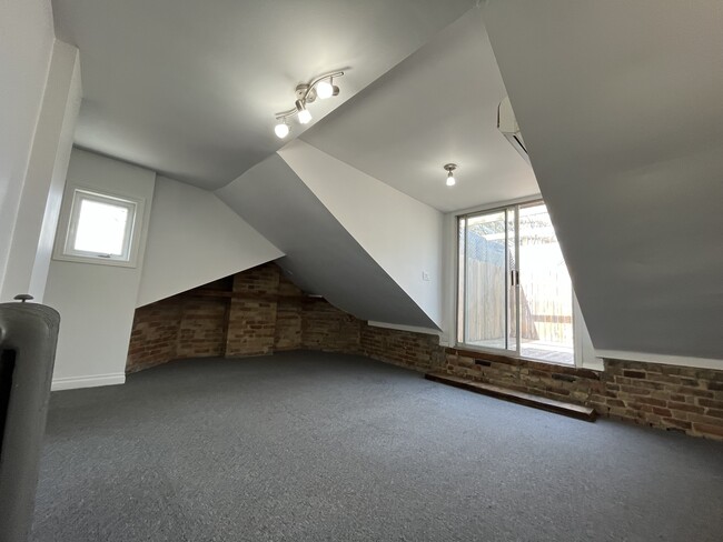 Building Photo - 24 Webster Av